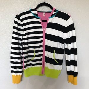 💕 3/$25💕Little Missmatched Disney hoodie XL